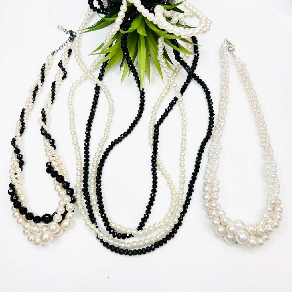 4pc Vintage To Now Bundle Lot - Black And White Faux Pearl Necklaces